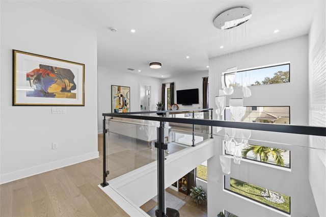 3301 W PAUL AVENUE, Tampa, FL 33611