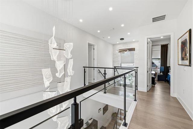 3301 W PAUL AVENUE, Tampa, FL 33611