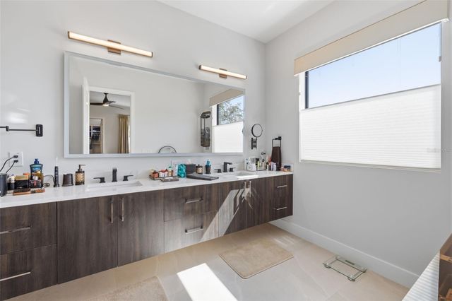 3301 W PAUL AVENUE, Tampa, FL 33611