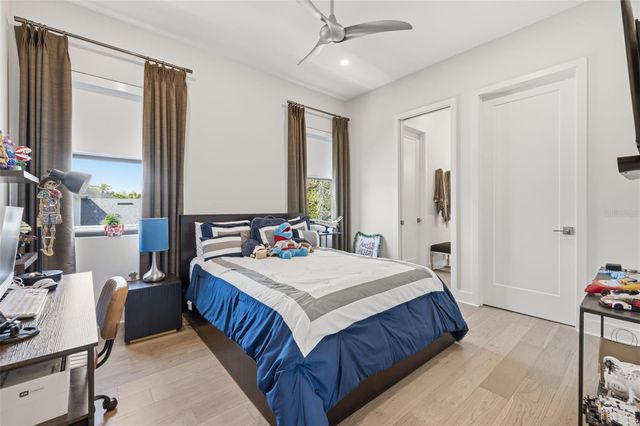 3301 W PAUL AVENUE, Tampa, FL 33611