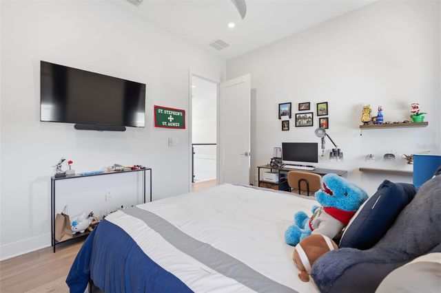 3301 W PAUL AVENUE, Tampa, FL 33611