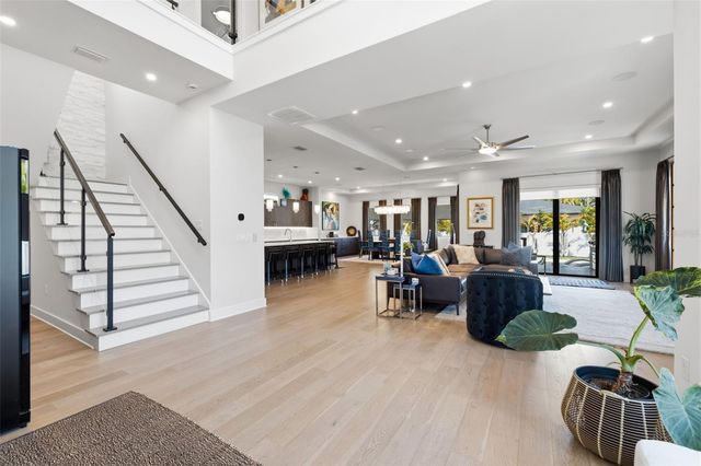 3301 W PAUL AVENUE, Tampa, FL 33611