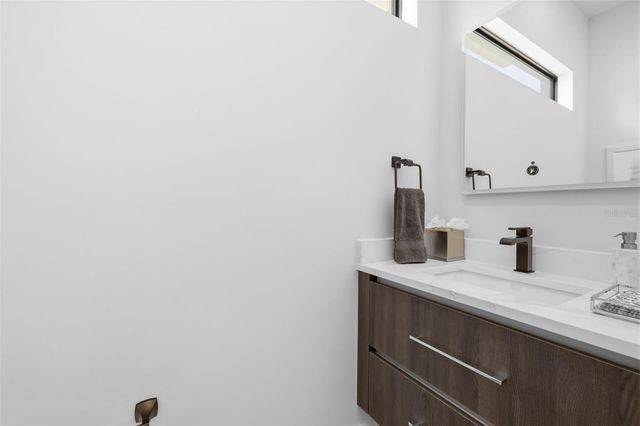 3301 W PAUL AVENUE, Tampa, FL 33611