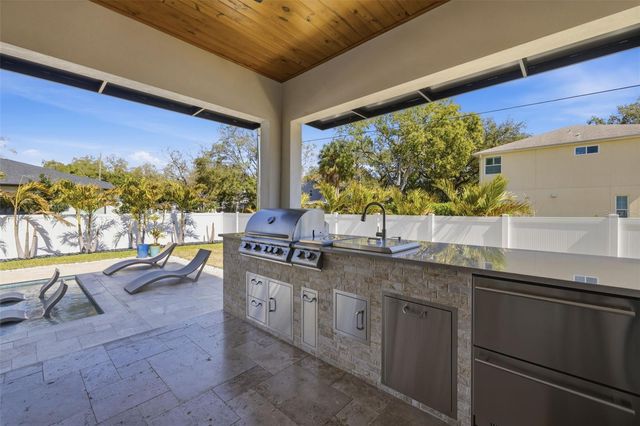 3301 W PAUL AVENUE, Tampa, FL 33611