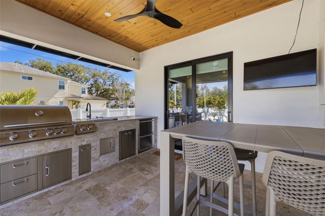 3301 W PAUL AVENUE, Tampa, FL 33611