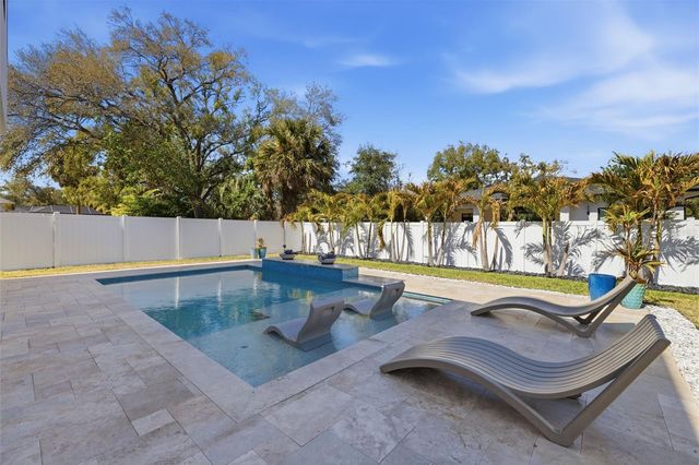 3301 W PAUL AVENUE, Tampa, FL 33611