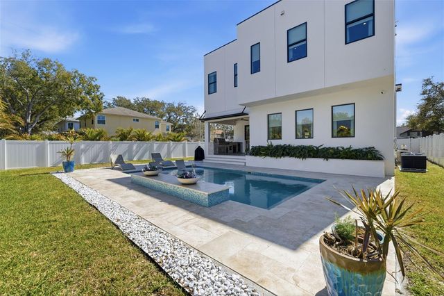 3301 W PAUL AVENUE, Tampa, FL 33611