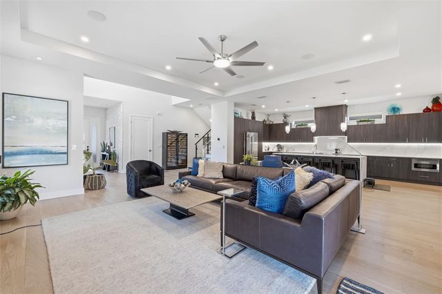 3301 W PAUL AVENUE, Tampa, FL 33611