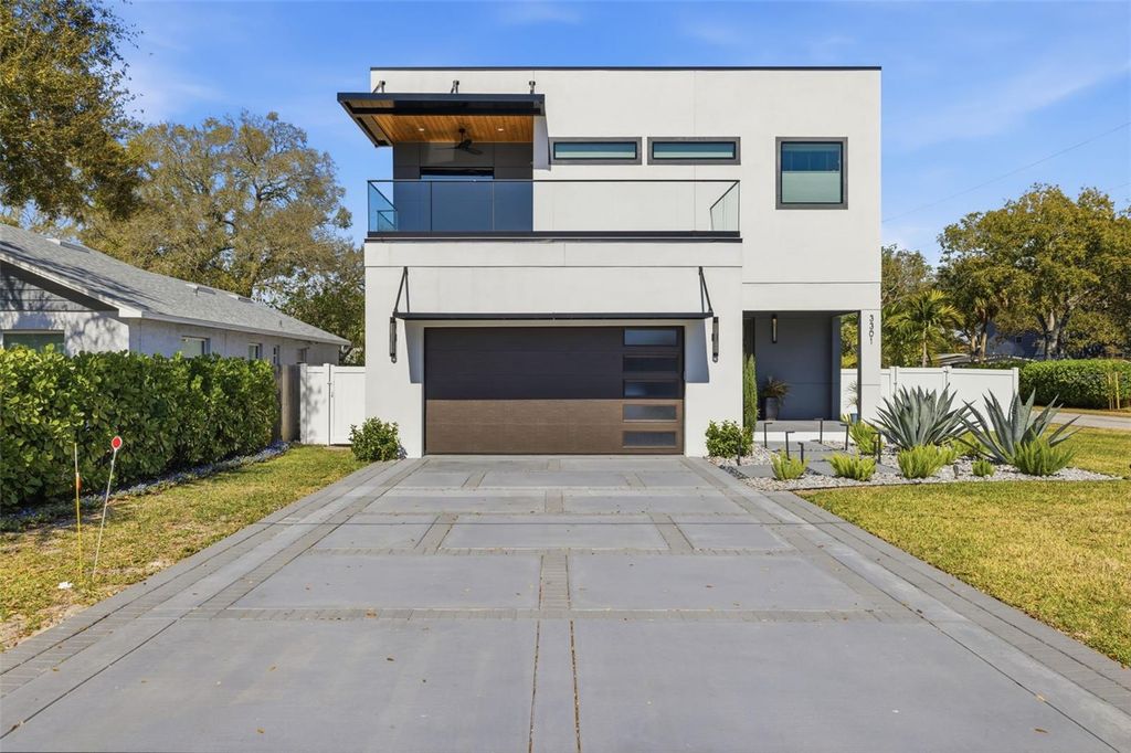 3301 W PAUL AVENUE, Tampa, FL 33611