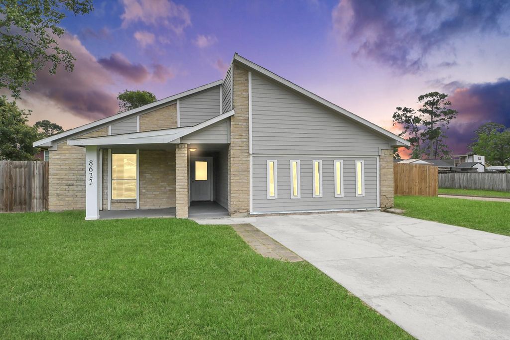 8622 Valley Meadow Drive, Houston, TX 77078