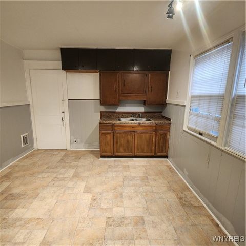 38 Wyandotte Avenue, Buffalo, NY 14207