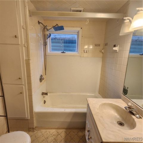 38 Wyandotte Avenue, Buffalo, NY 14207