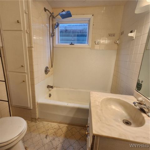 38 Wyandotte Avenue, Buffalo, NY 14207