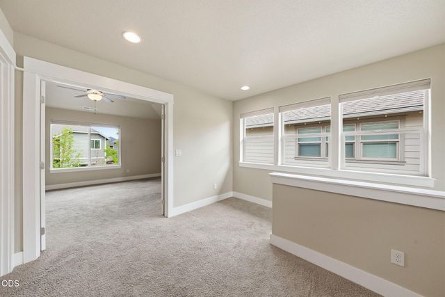 3024 NE Flagstone Avenue, Bend, OR 97701
