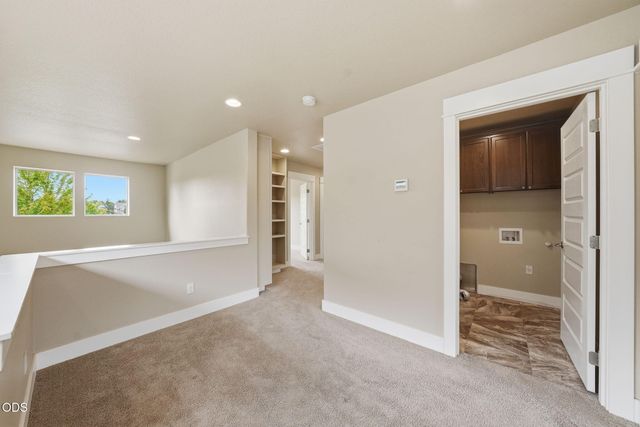 3024 NE Flagstone Avenue, Bend, OR 97701