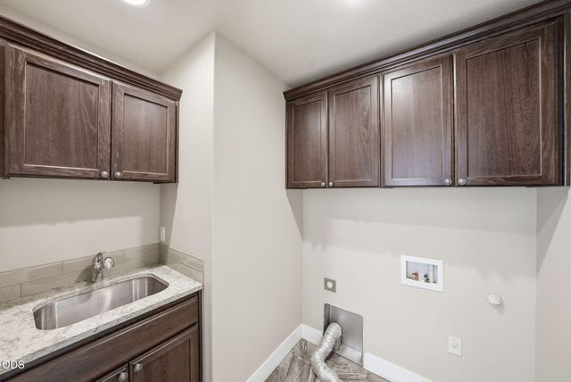 3024 NE Flagstone Avenue, Bend, OR 97701
