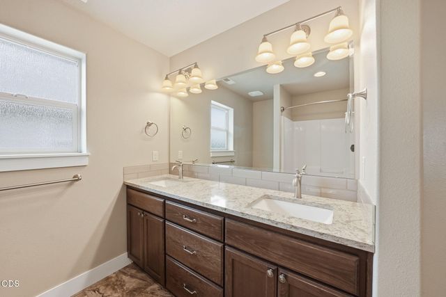 3024 NE Flagstone Avenue, Bend, OR 97701