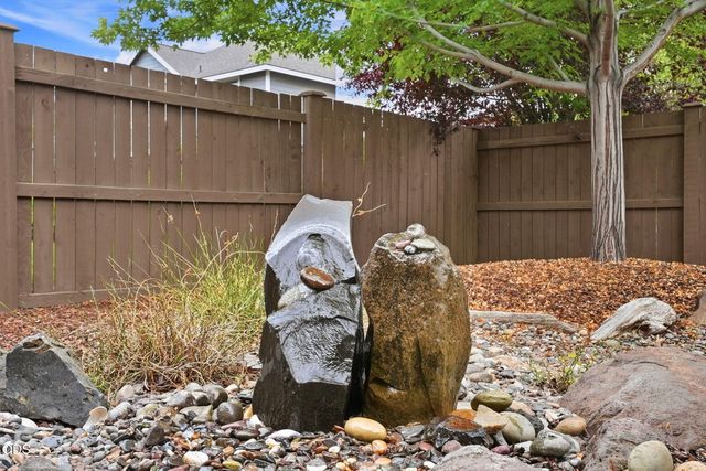 3024 NE Flagstone Avenue, Bend, OR 97701