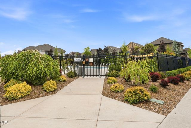 3024 NE Flagstone Avenue, Bend, OR 97701