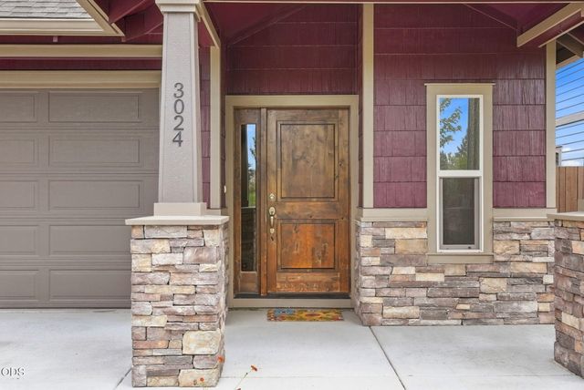 3024 NE Flagstone Avenue, Bend, OR 97701