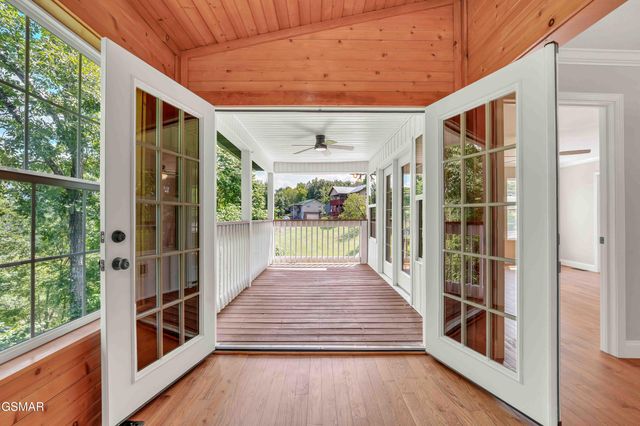 334 Amolee Lane, Sevierville, TN 37876