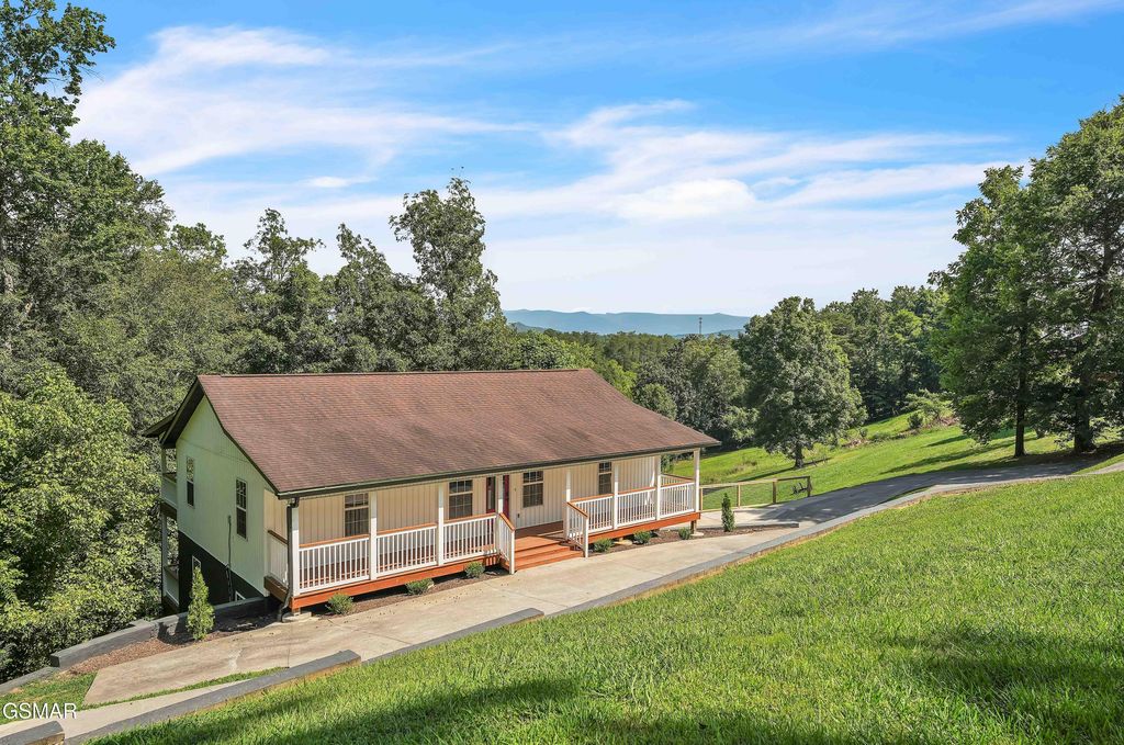 334 Amolee Lane, Sevierville, TN 37876