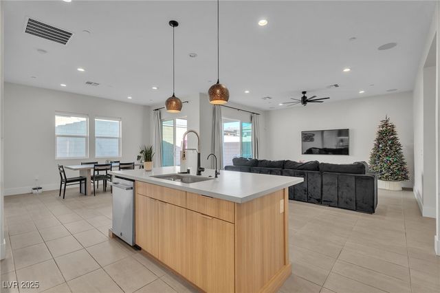 10214 Meandering Dell Street, Las Vegas, NV 89166