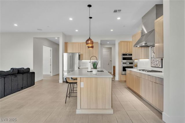 10214 Meandering Dell Street, Las Vegas, NV 89166