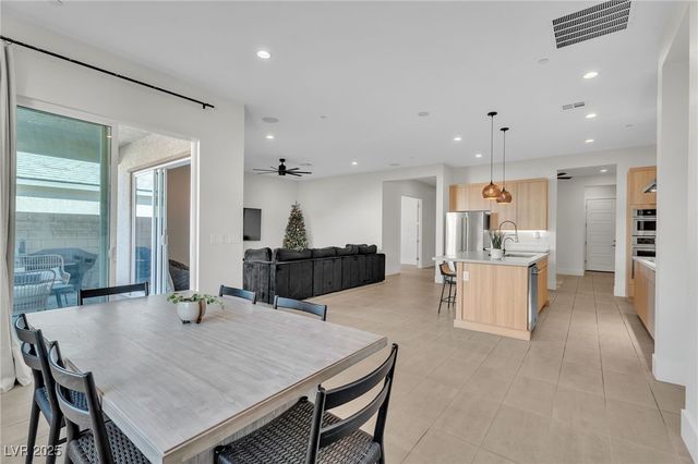 10214 Meandering Dell Street, Las Vegas, NV 89166