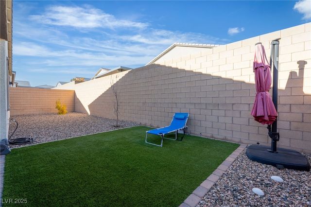 10214 Meandering Dell Street, Las Vegas, NV 89166