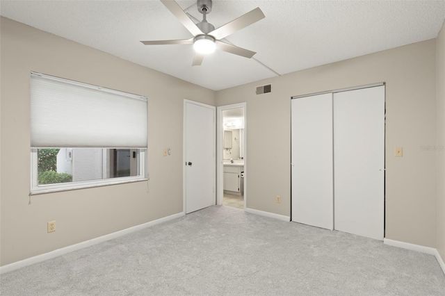 476 SANTA CRUZ PLACE NE B, St Petersburg, FL 33703
