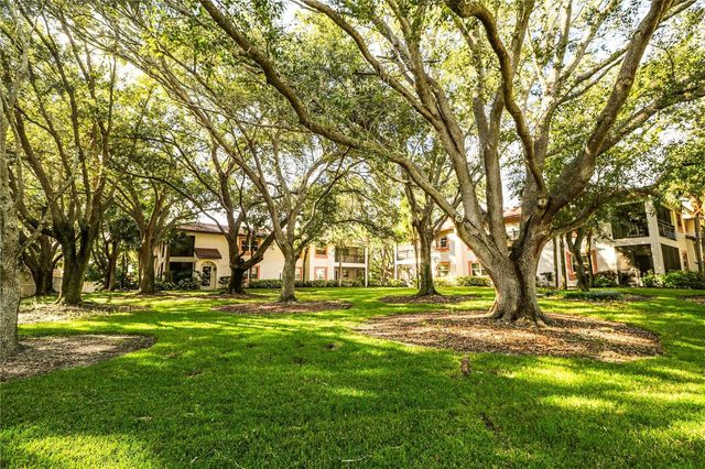 476 SANTA CRUZ PLACE NE B, St Petersburg, FL 33703