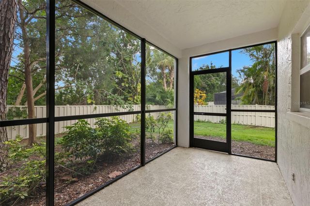 476 SANTA CRUZ PLACE NE B, St Petersburg, FL 33703