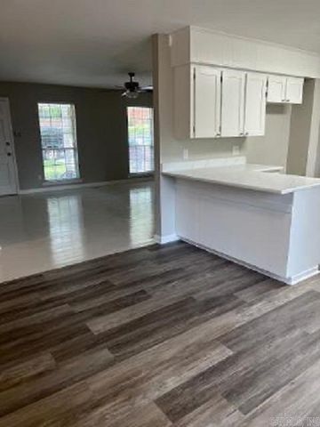 9617 Temple DR, Little Rock, AR 72205