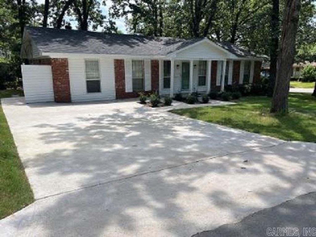 9617 Temple DR, Little Rock, AR 72205