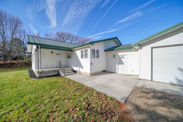 19900 Lewis Road, Cement City, MI 49233