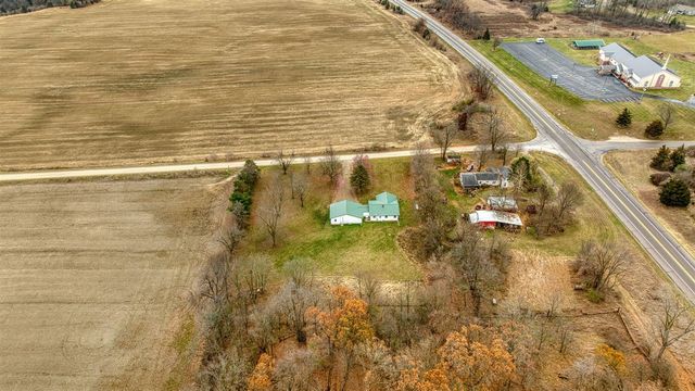 19900 Lewis Road, Cement City, MI 49233