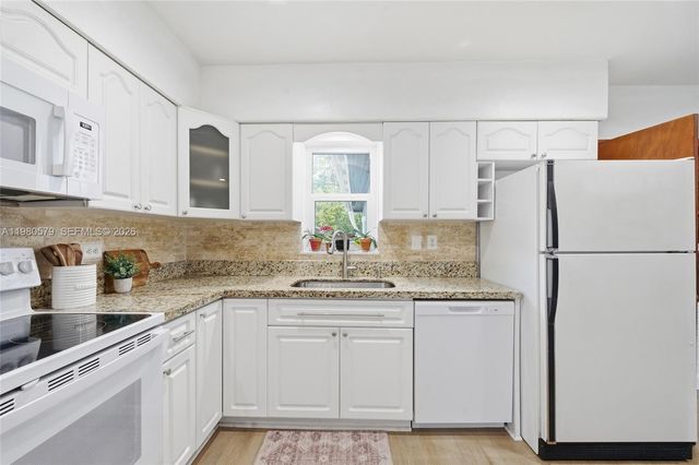 6215 SW 20th St, Miramar, FL 33023