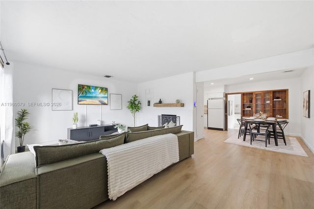 6215 SW 20th St, Miramar, FL 33023