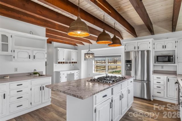 2590 Airport Road, Marion, NC 28752