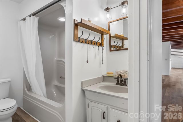 2590 Airport Road, Marion, NC 28752