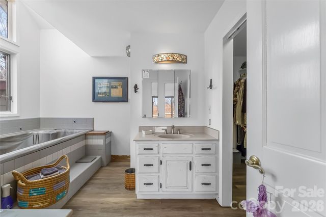 2590 Airport Road, Marion, NC 28752