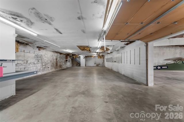 2590 Airport Road, Marion, NC 28752