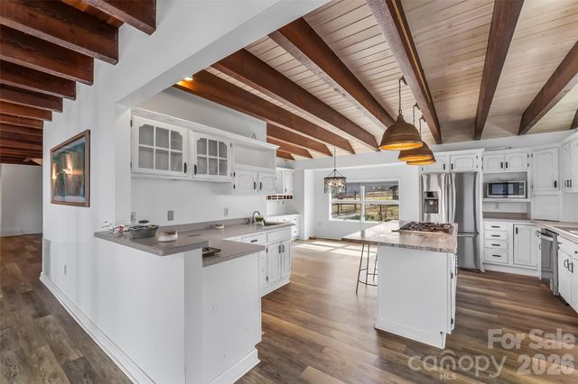 2590 Airport Road, Marion, NC 28752