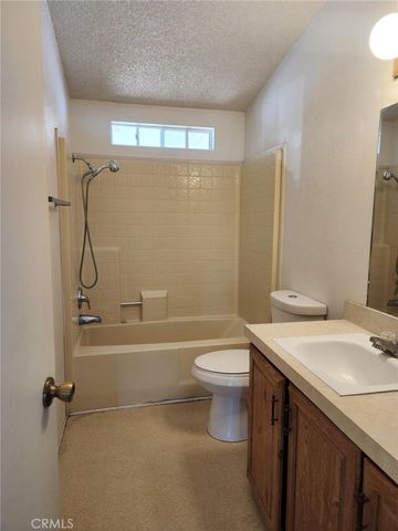 530 W Devonshire Avenue 23, Hemet, CA 92543