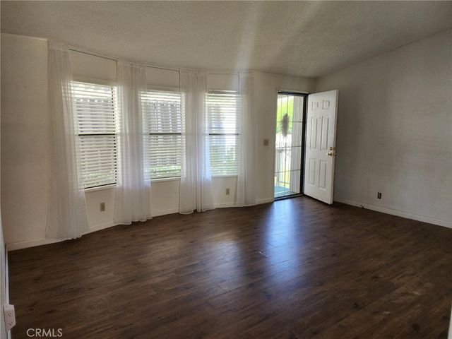 530 W Devonshire Avenue 23, Hemet, CA 92543