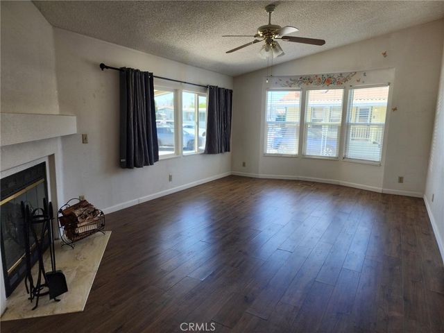 530 W Devonshire Avenue 23, Hemet, CA 92543