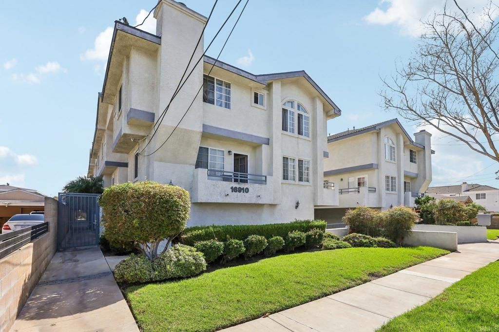 16910 S Dalton Avenue 8, Gardena, CA 90247 — exterior