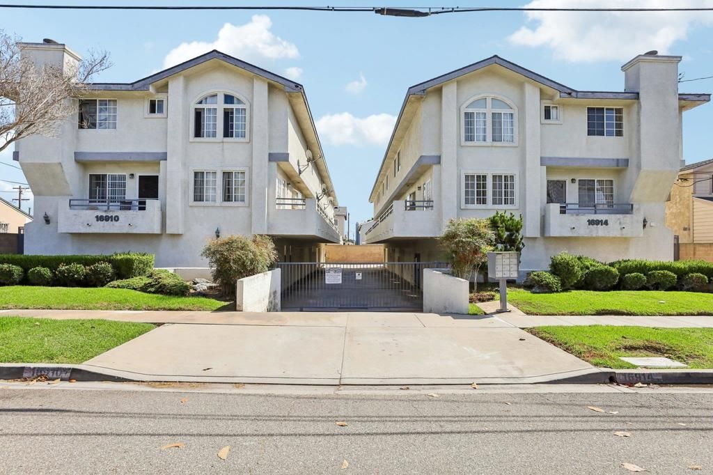16910 S Dalton Avenue 8, Gardena, CA 90247 — photo 2
