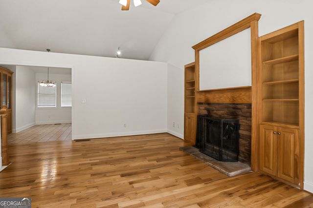 12 Buckland Court, White, GA 30184